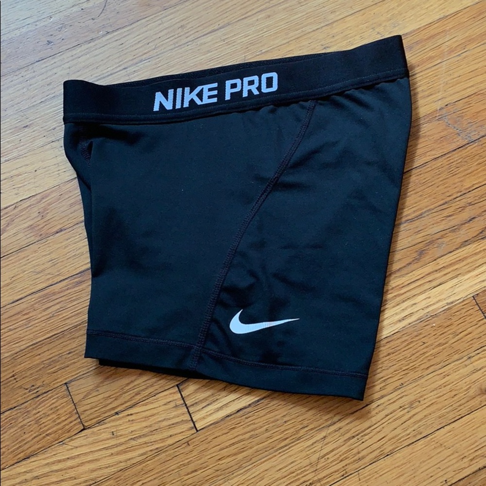 SOLD - Black Nike Pro 3” shorts